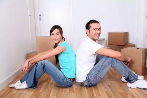 Experienced movers supporting a smooth Greenwich household transition