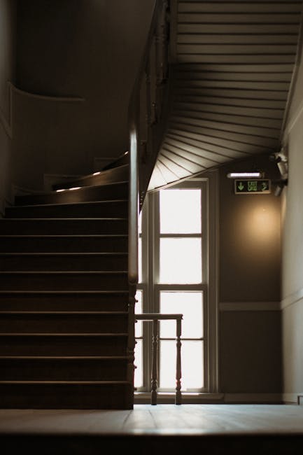 Narrow staircase solutions for Greenwich home removals
